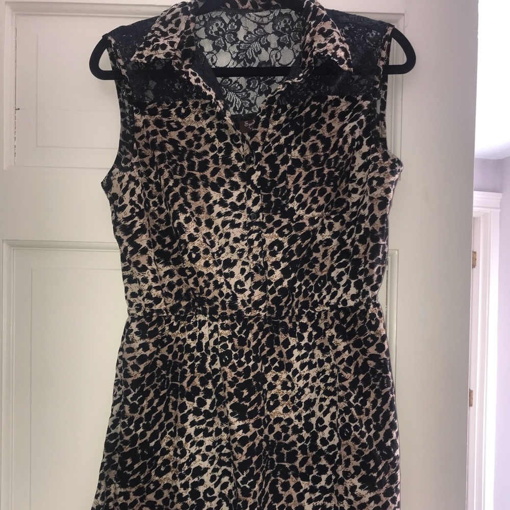 Leopard dress with lacey back